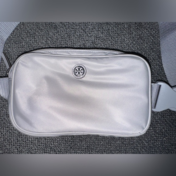 Tory Burch Virginia Belt Bag - Picture 2 of 14